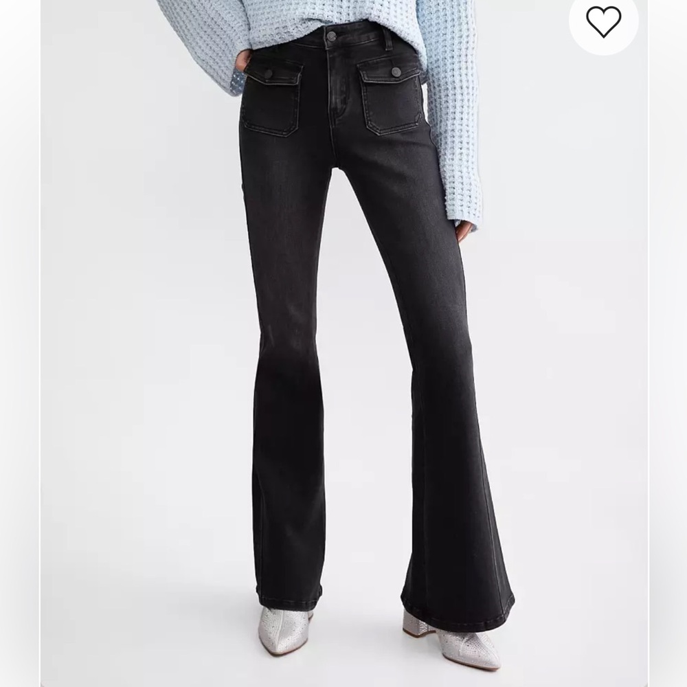 NWT Black flare jeans from Buckle.